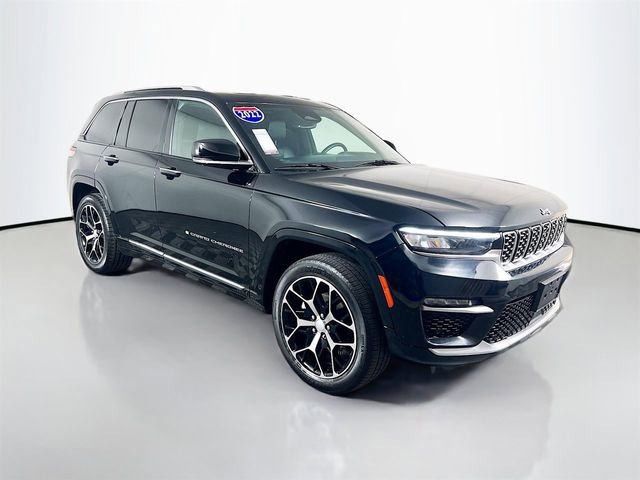 Used 2022 Jeep Grand Cherokee Summit image 2