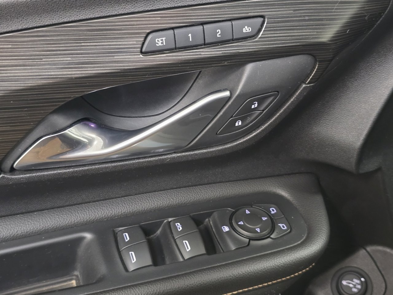 Used 2018 GMC Terrain SLT w/ Preferred Package image 25