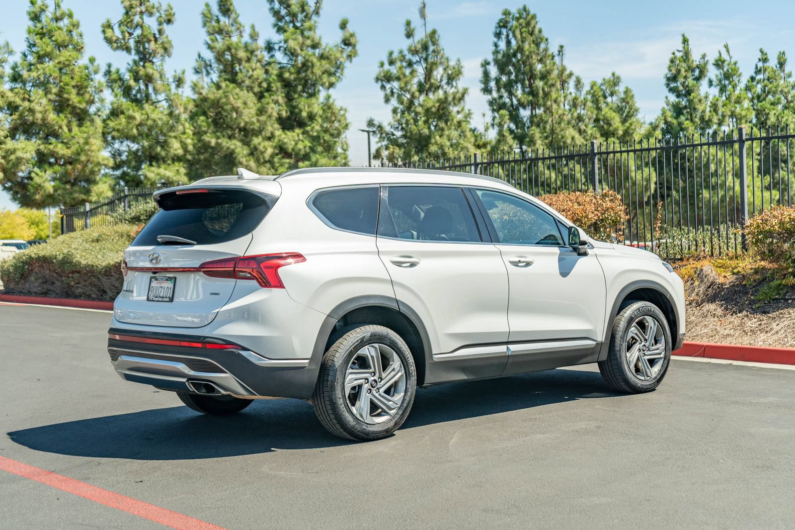 Used 2021 Hyundai Santa Fe SEL AWD/4WD image 9