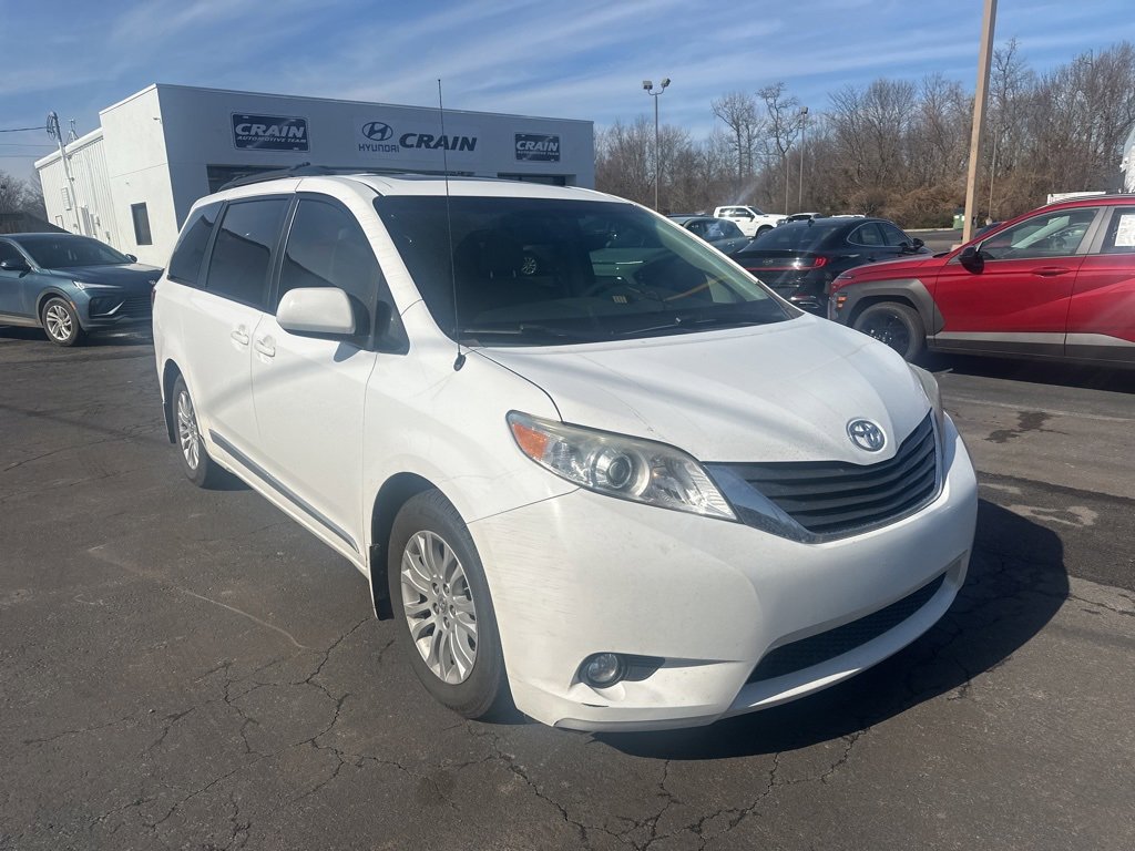 Used 2012 Toyota Sienna image 1