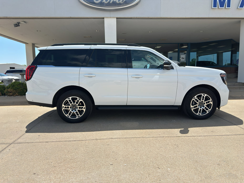 Used 2025 Ford Expedition Active AWD/4WD image 7