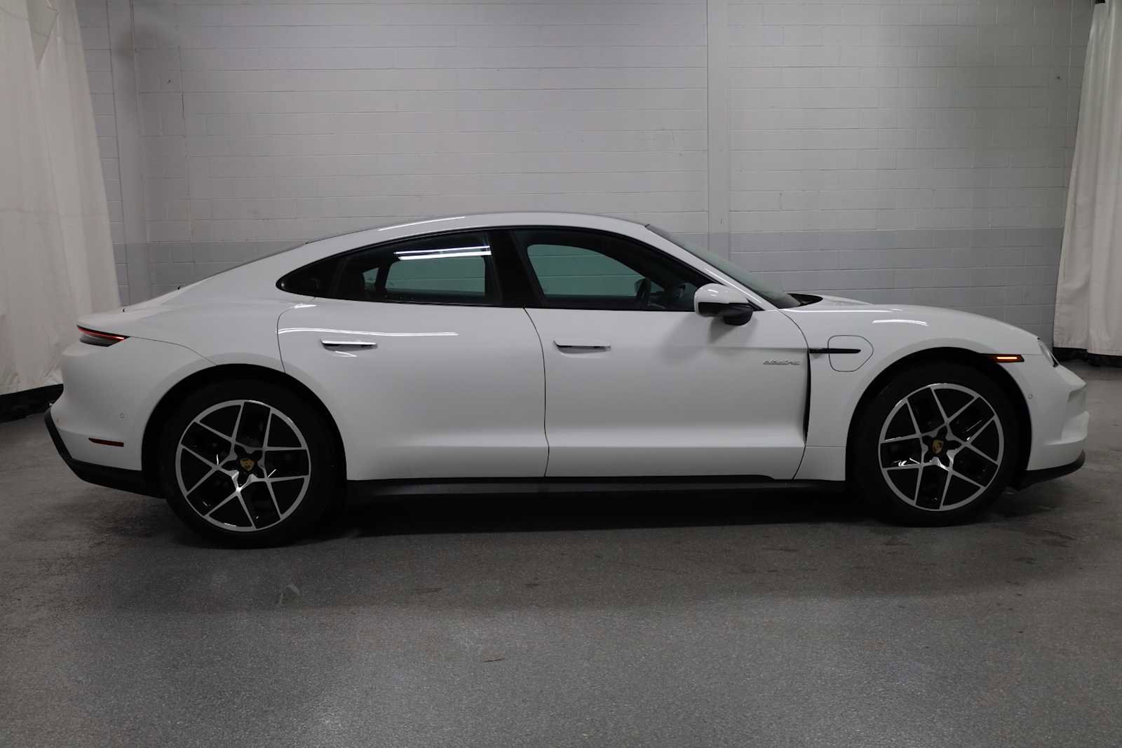 Certified 2025 Porsche Taycan image 11