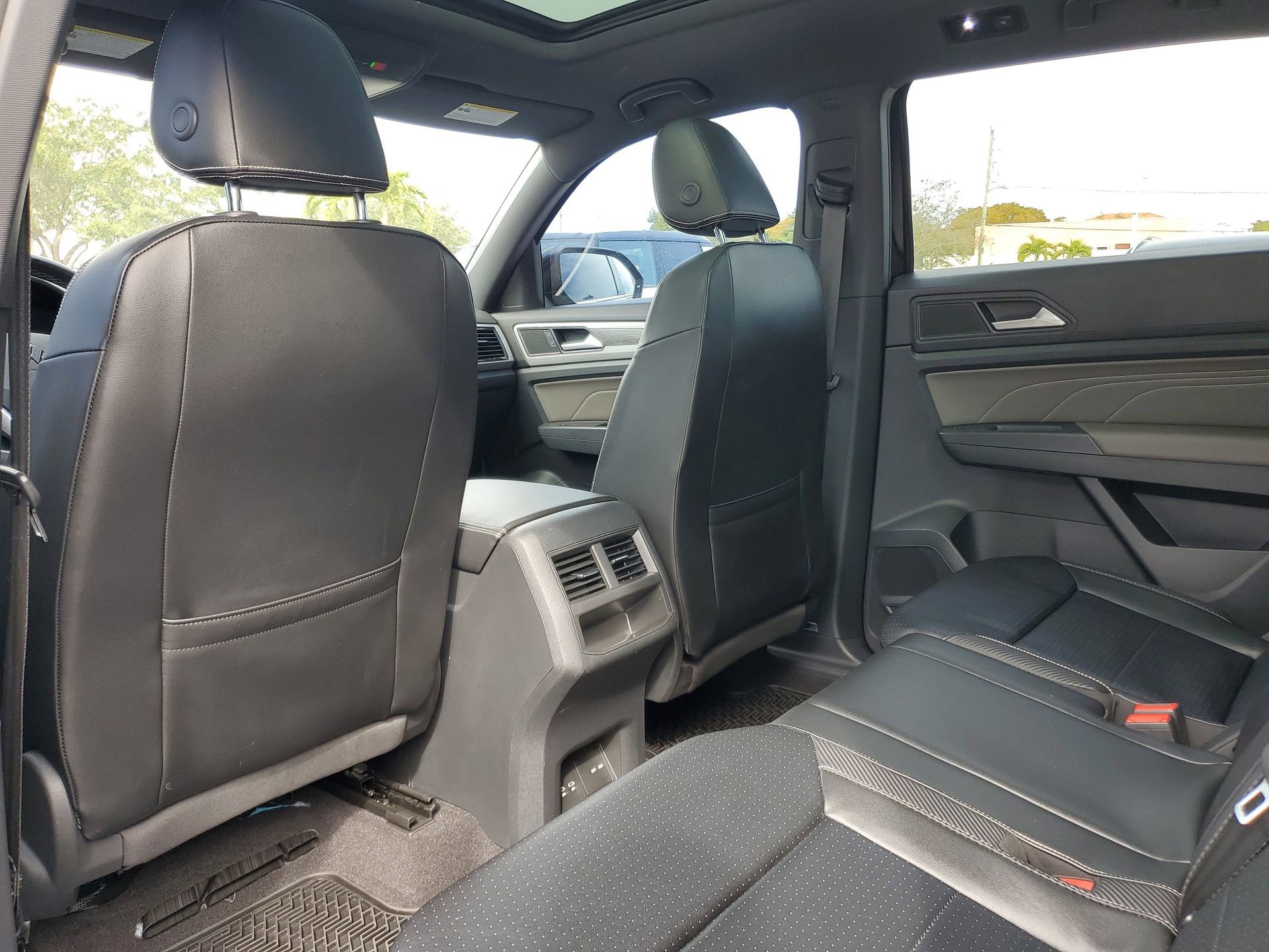 Used 2022 Volkswagen Atlas Cross Sport SE w/ Panoramic Sunroof Package image 11