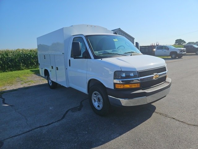 New 2025 Chevrolet Express 3500 w/ Power Convenience Package image 4
