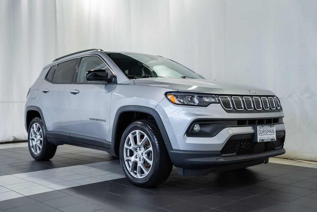 Certified 2022 Jeep Compass Latitude AWD/4WD image 1
