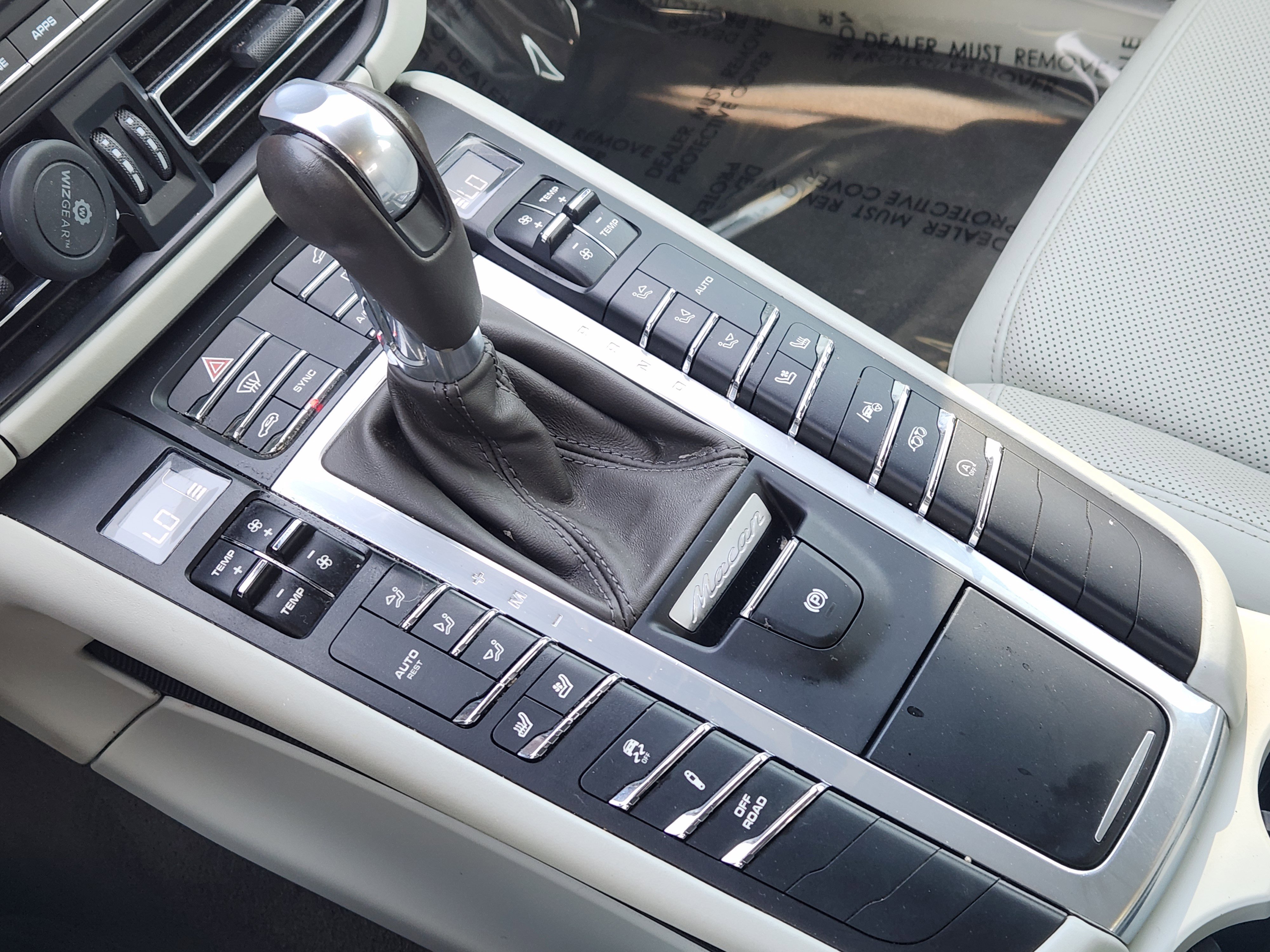 Used 2020 Porsche Macan Turbo image 20