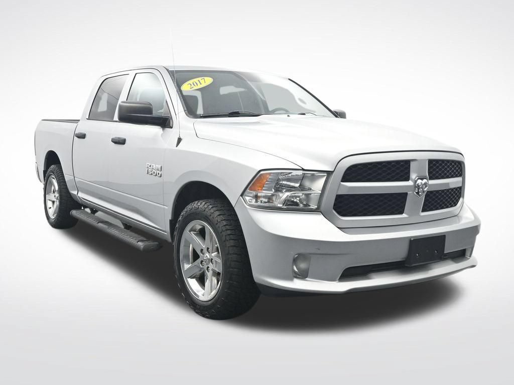 Used 2017 RAM 1500 Express AWD/4WD image 3