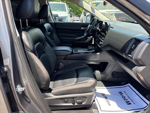 Used 2023 Nissan Pathfinder SL w/ SL Premium Package AWD/4WD image 7
