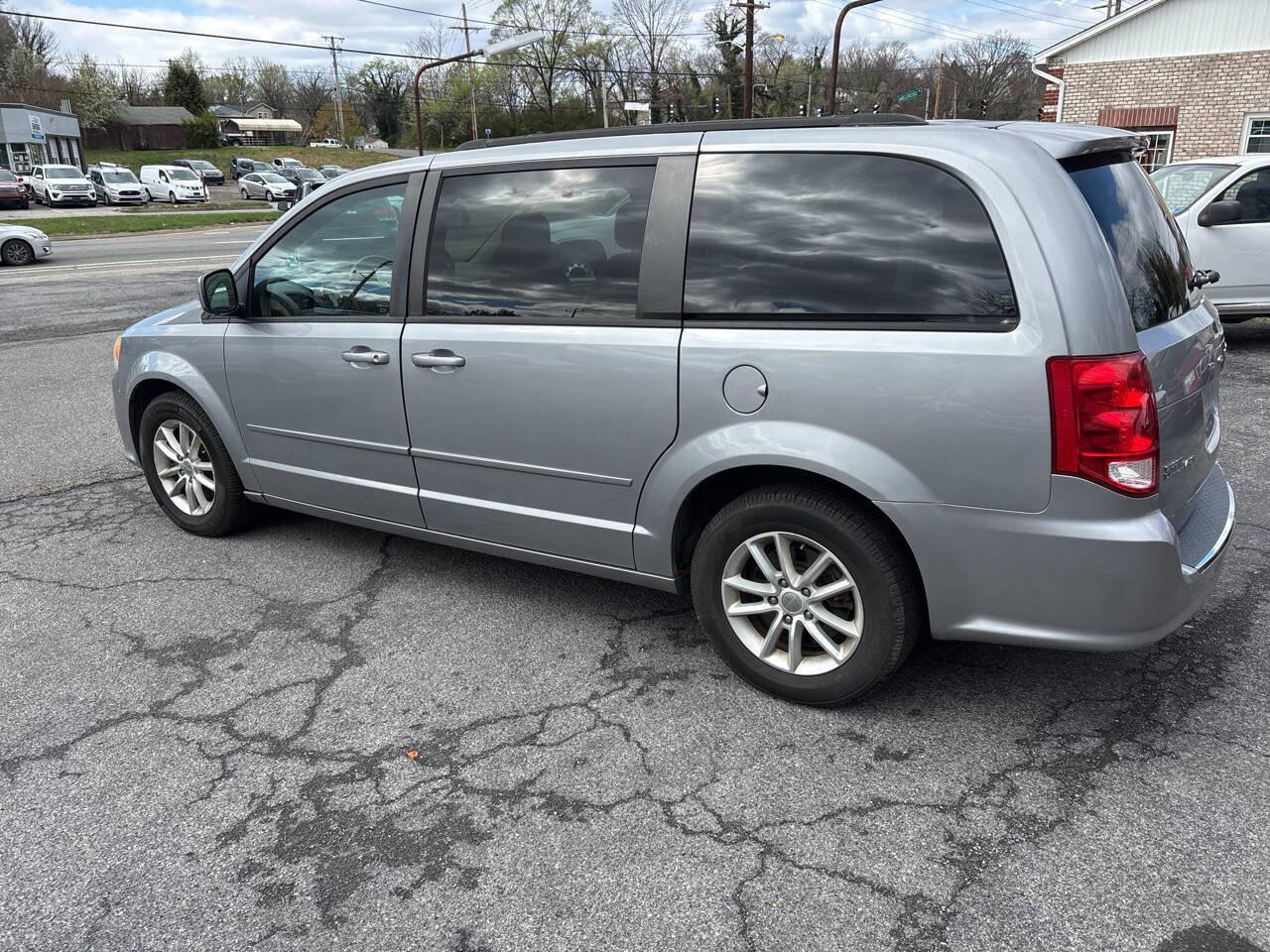 Used 2014 Dodge Grand Caravan SXT image 13