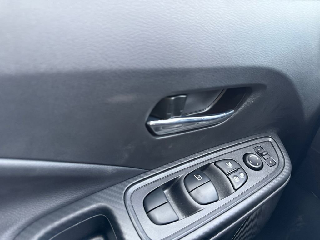 New 2025 Nissan Versa SV w/ Trunk Package FWD image 28