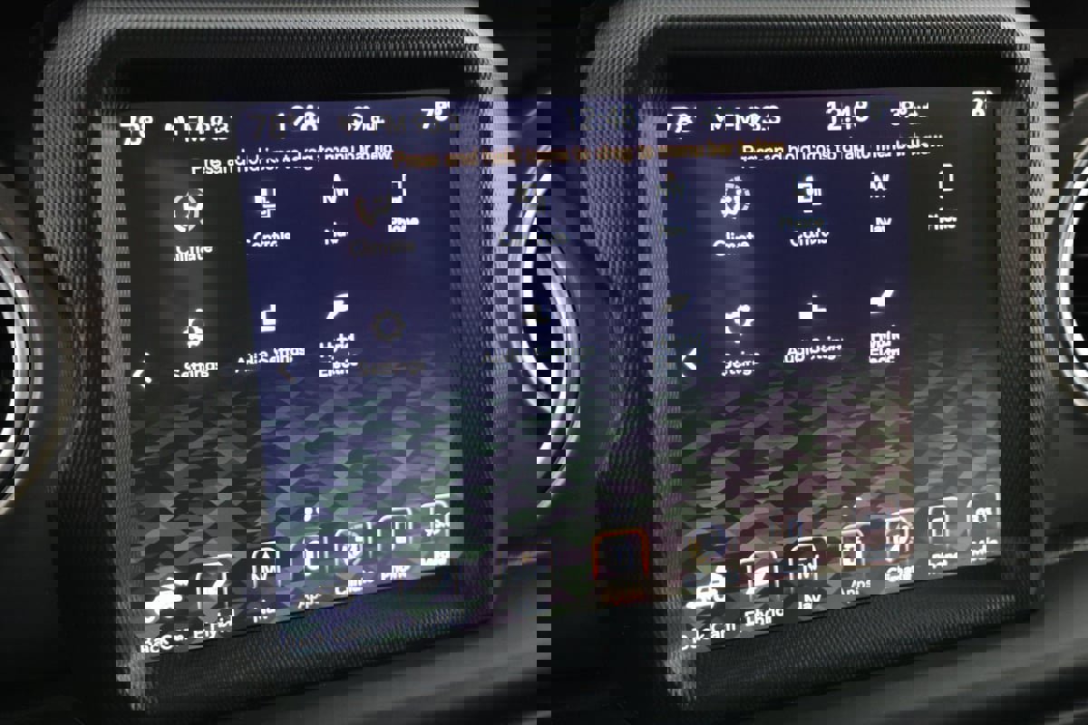 Used 2022 Jeep Wrangler Unlimited Rubicon 4xe w/ Safety Group image 50