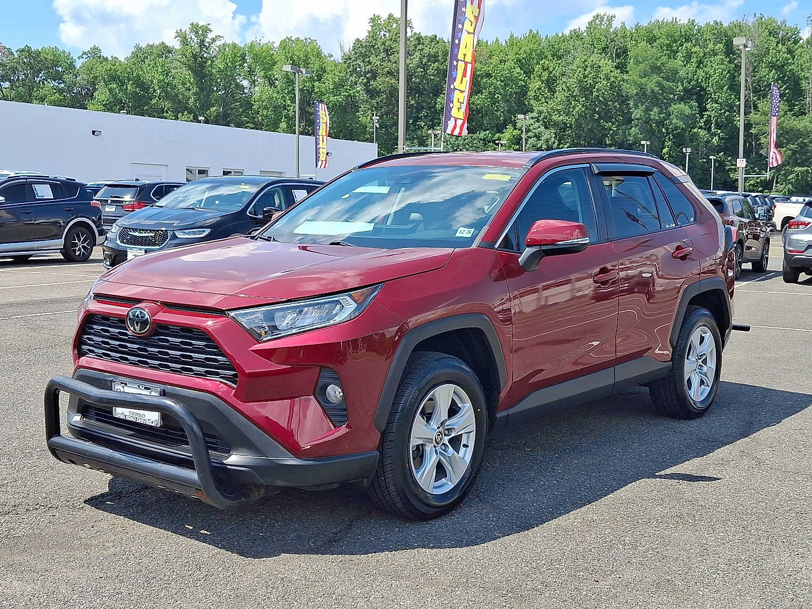 Used 2021 Toyota RAV4 XLE AWD/4WD image 3