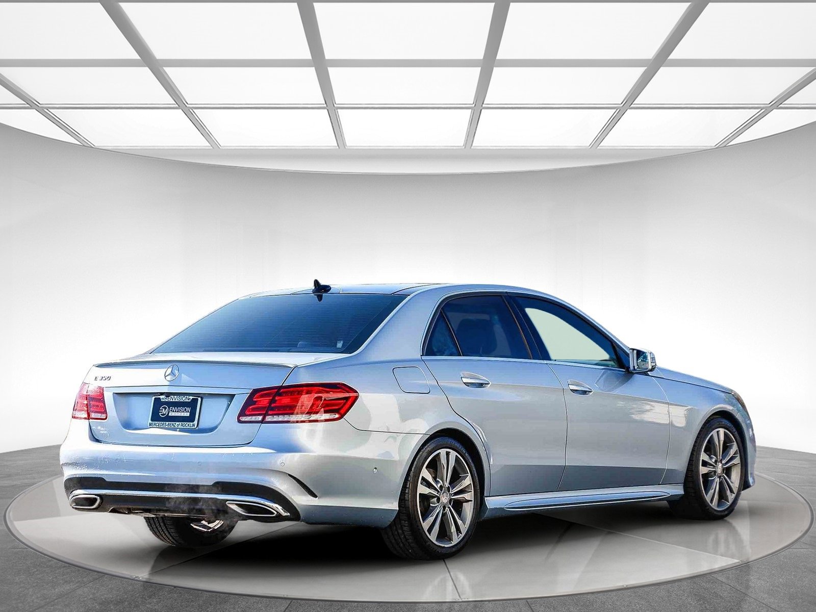 Used 2014 Mercedes-Benz E 350 Sedan image 4