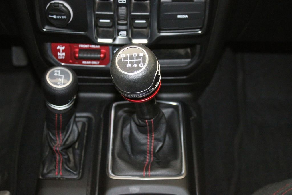 Used 2021 Jeep Gladiator Rubicon AWD/4WD image 41