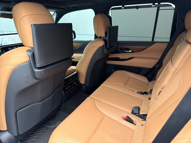 Used 2025 Lexus LX 700h Luxury AWD/4WD image 11