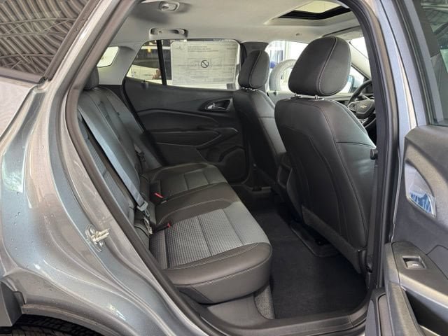 New 2026 Chevrolet Trax LT w/ Sunroof Package FWD image 14