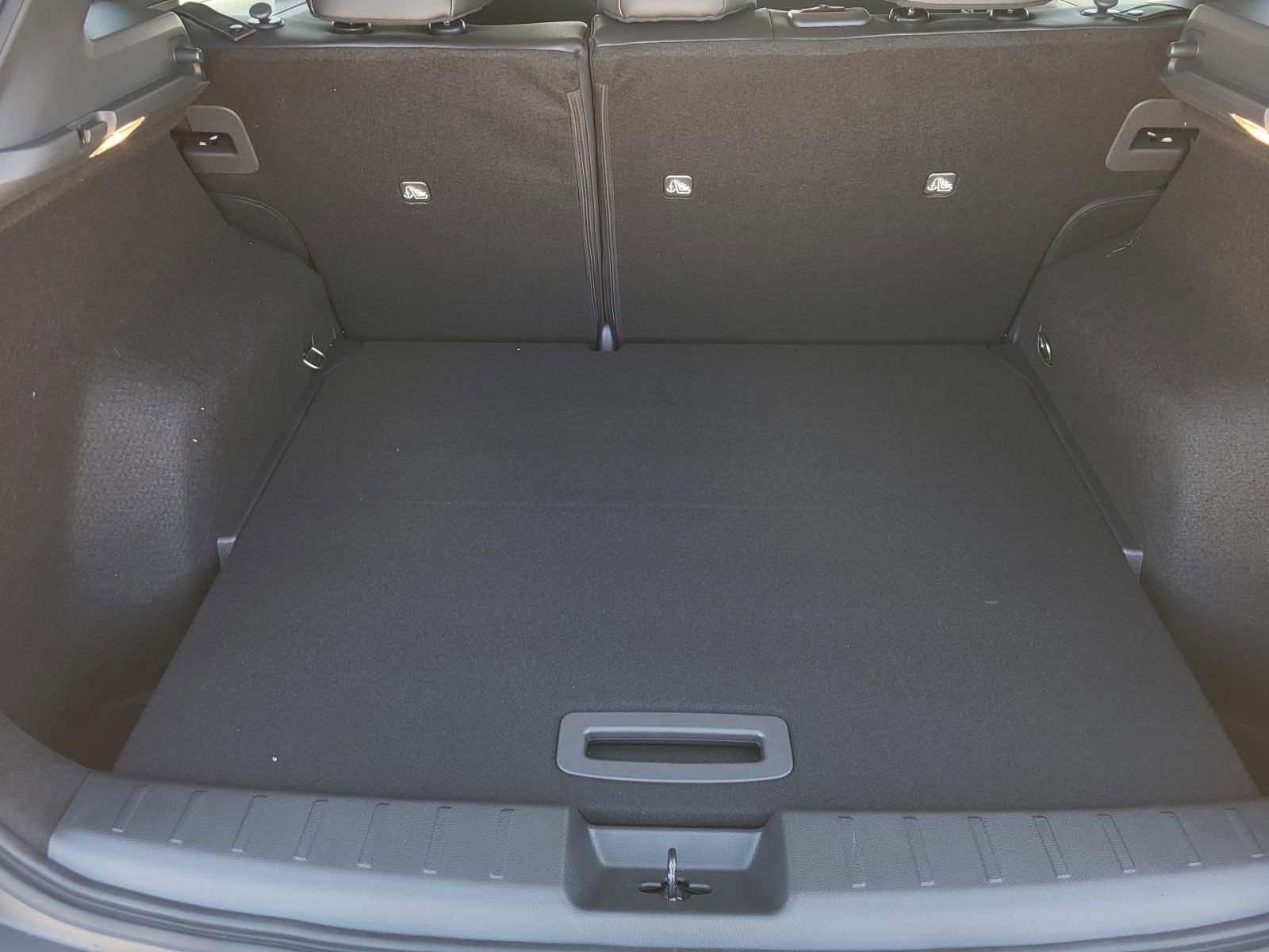 New 2026 Nissan Kicks SR FWD image 12