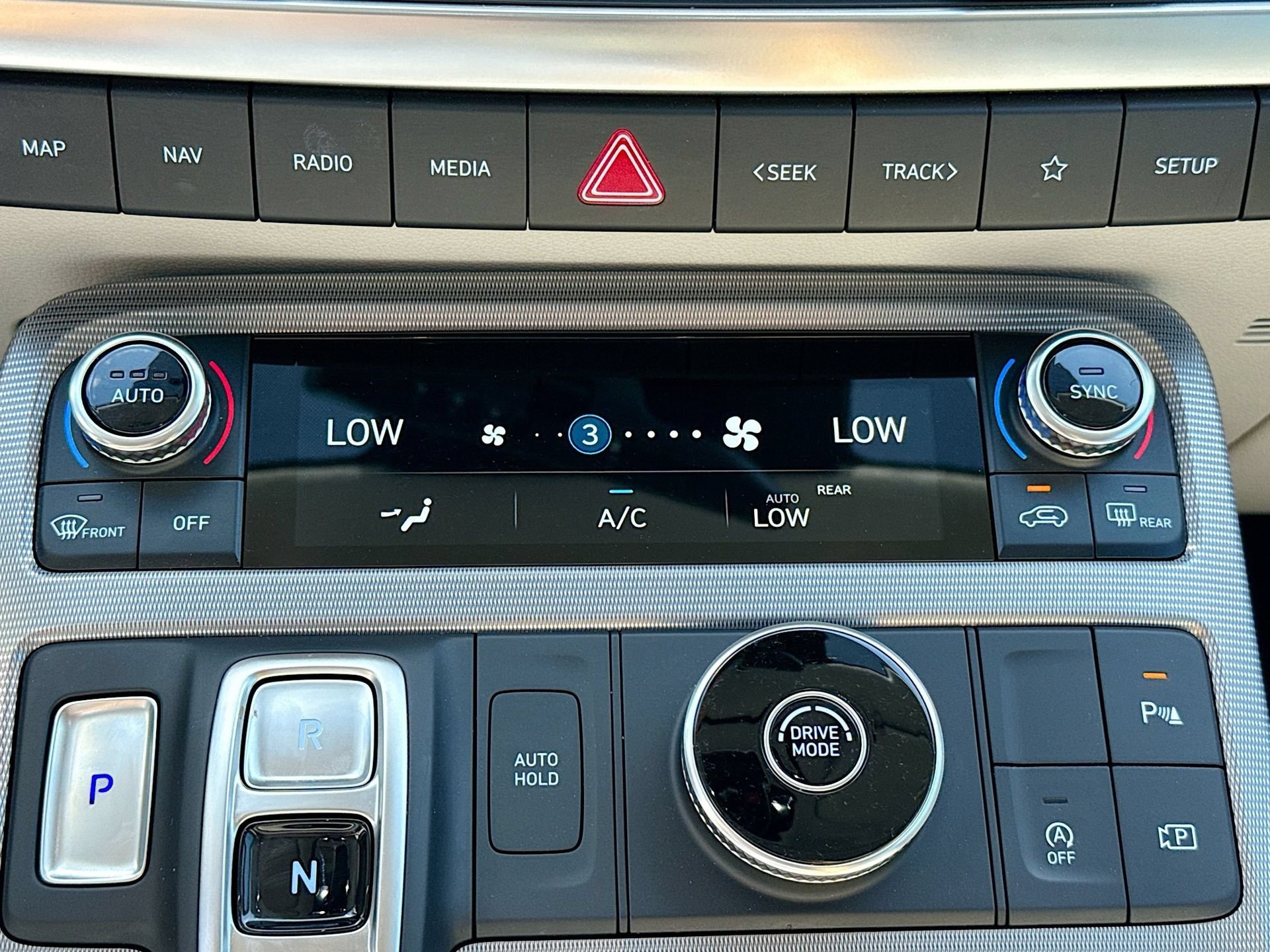 Used 2025 Hyundai Palisade Calligraphy FWD image 33
