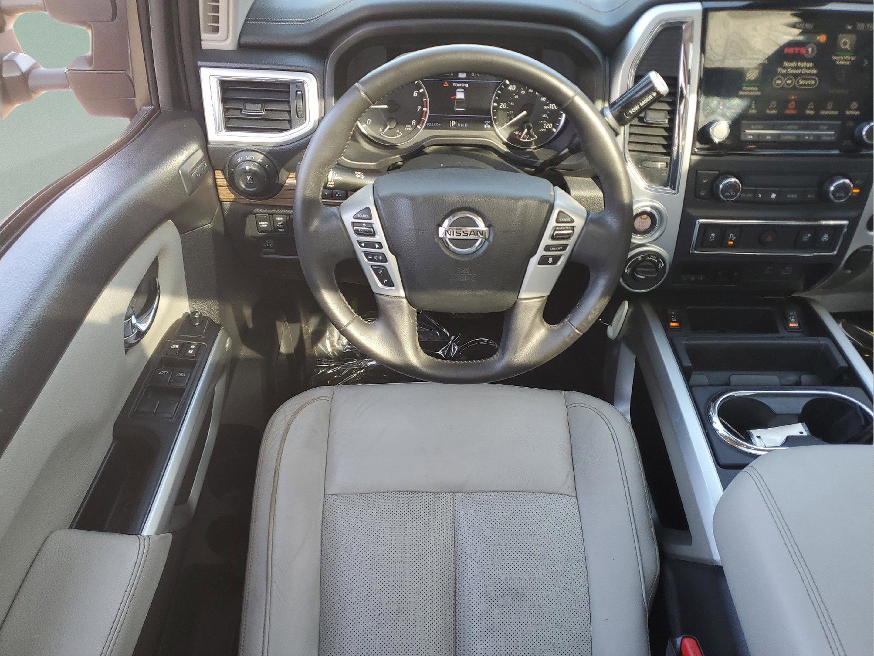 Used 2020 Nissan Titan SL w/ Moonroof Package image 10
