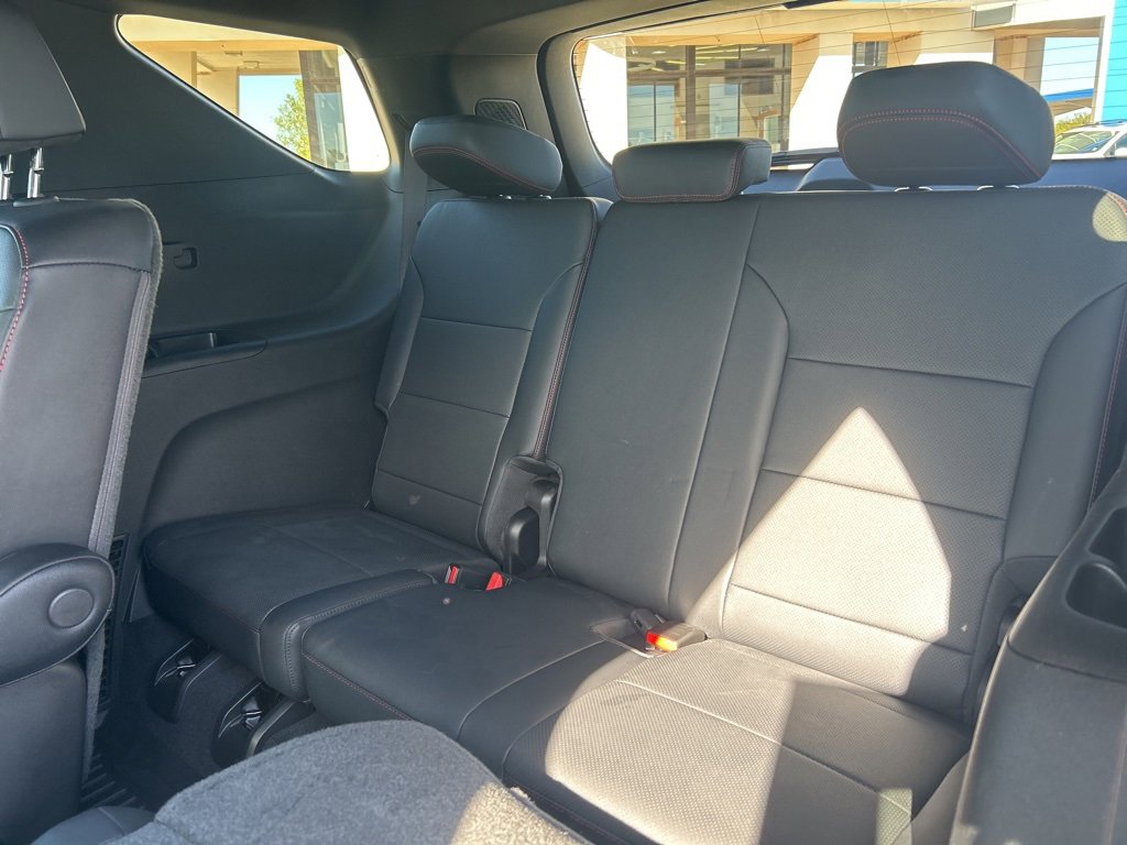 Used 2025 Chevrolet Traverse Z71 w/ Enhanced Driving Package image 17