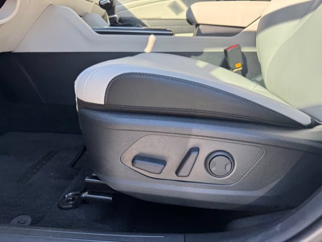 Used 2026 Kia Sportage EX w/ EX Panorama Roof Package FWD image 21
