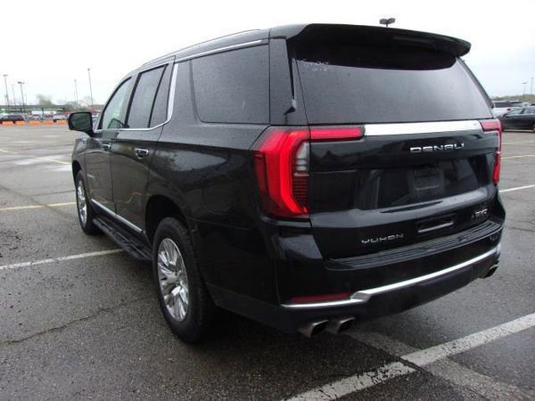 Used 2025 GMC Yukon Denali AWD/4WD image 16