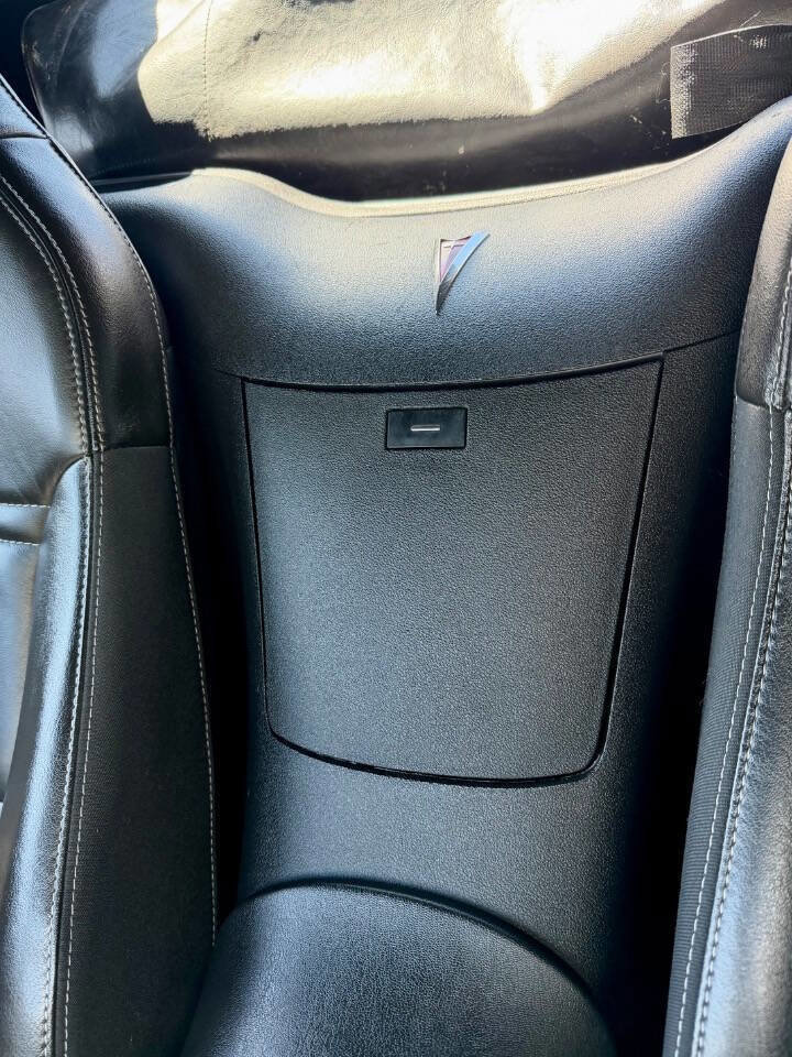 Used 2009 Pontiac Solstice GXP w/ Premium Package RWD image 42