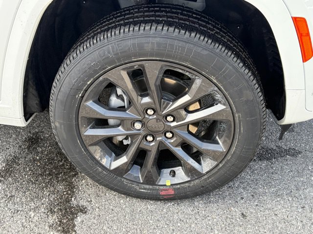 New 2026 Jeep Grand Cherokee Limited AWD/4WD image 11
