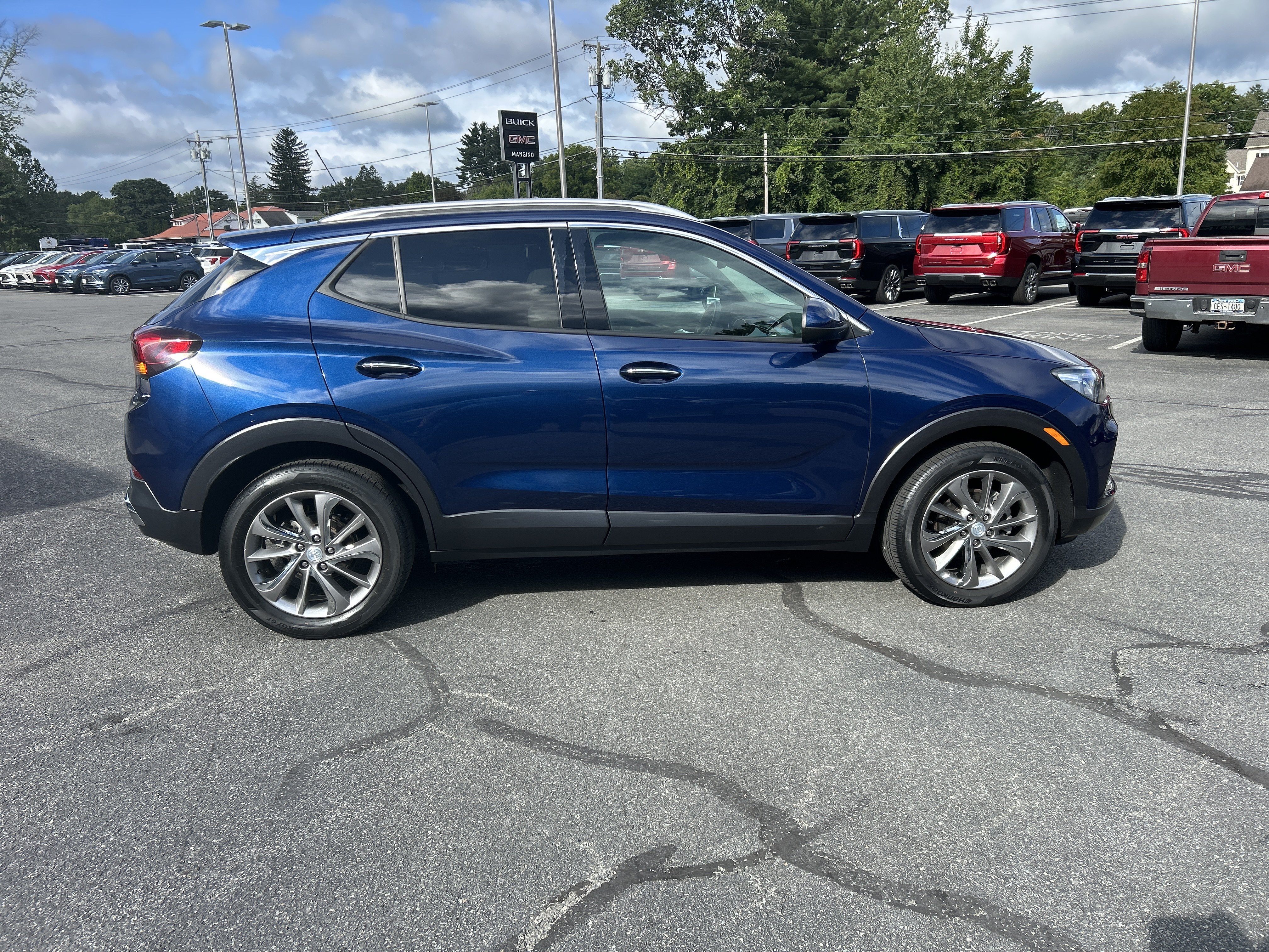 Used 2022 Buick Encore GX Essence w/ Advanced Technology Package AWD/4WD image 11