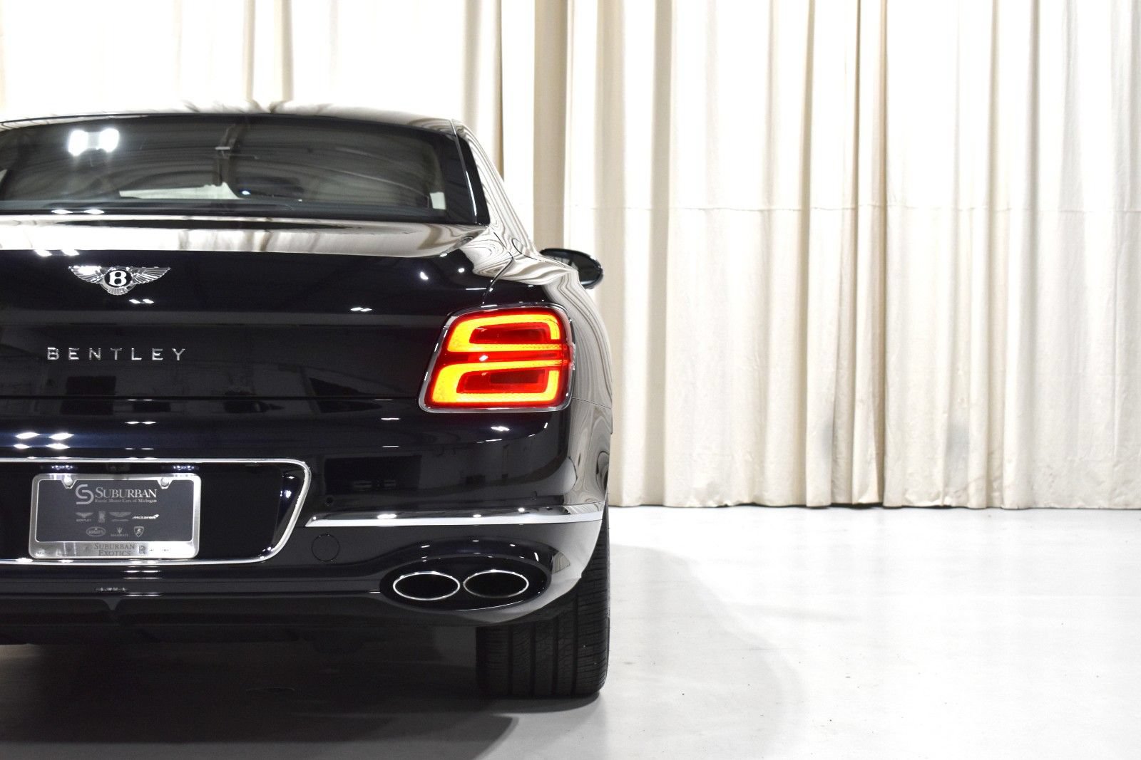 Certified 2023 Bentley Flying Spur Azure AWD/4WD image 15