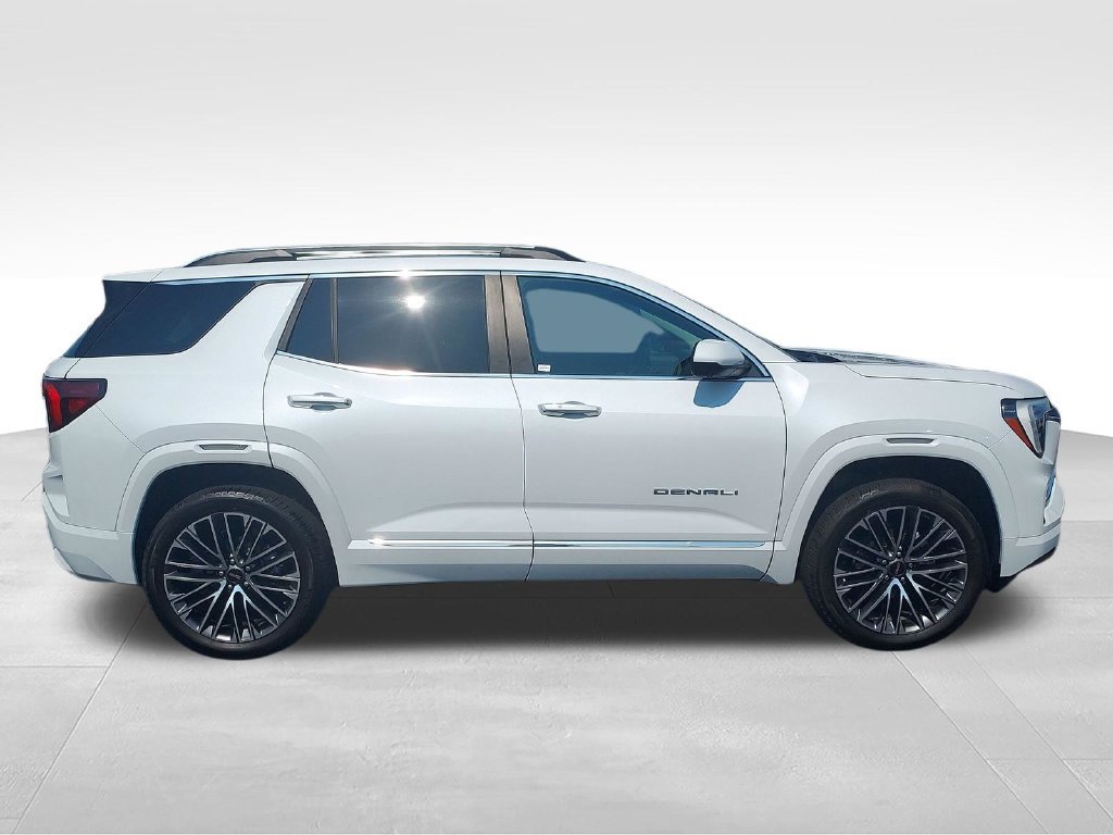Used 2026 GMC Terrain Denali w/ LPO, Floor Liner Package AWD/4WD image 7