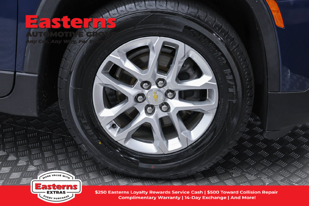 Used 2023 Chevrolet Traverse LS w/ Safety Package FWD image 32