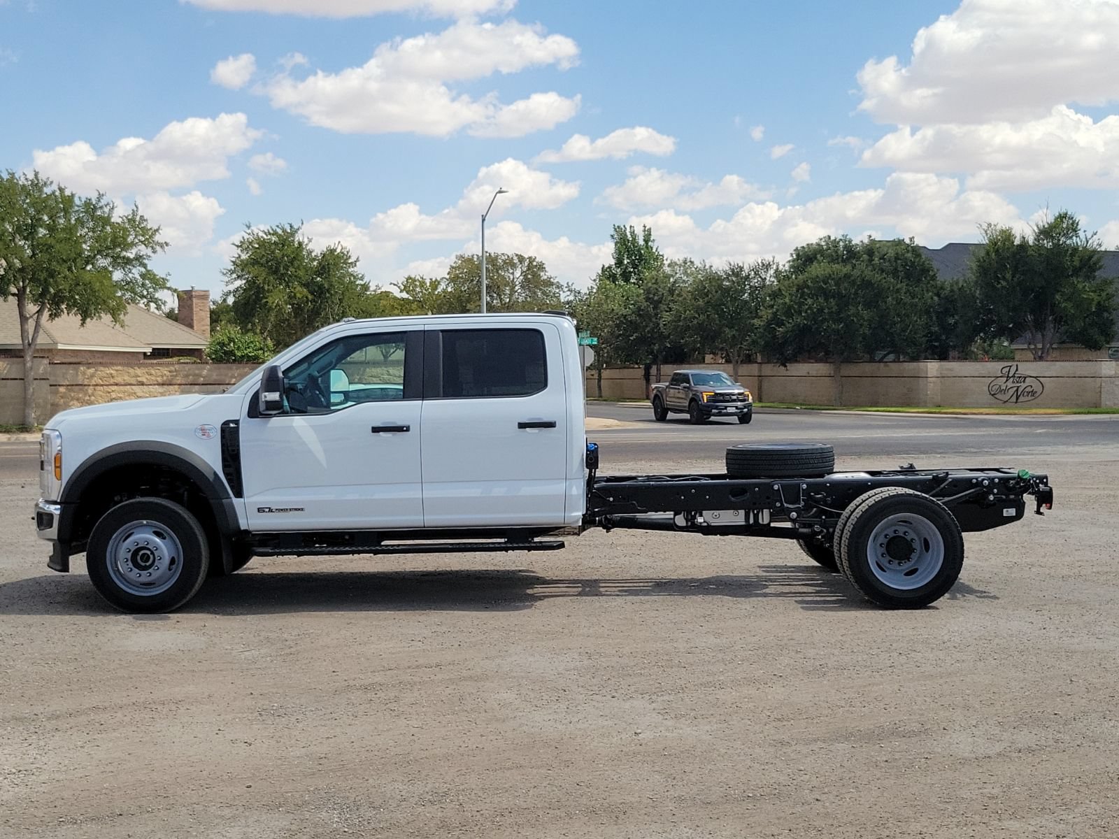 New 2027 Ford F550 4x4 Crew Cab image 2