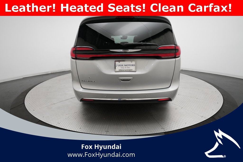 Used 2024 Chrysler Pacifica Touring-L image 26