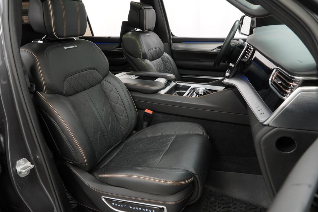 Used 2022 Jeep Grand Wagoneer Series III w/ Rear Seat Video Group 1 AWD/4WD image 36