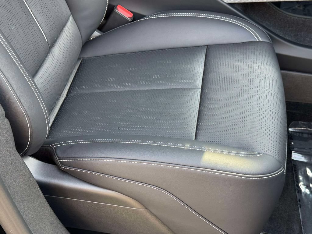 Used 2025 Cadillac Optiq Luxury 2 w/ LPO, Floor Liner Package AWD/4WD image 16