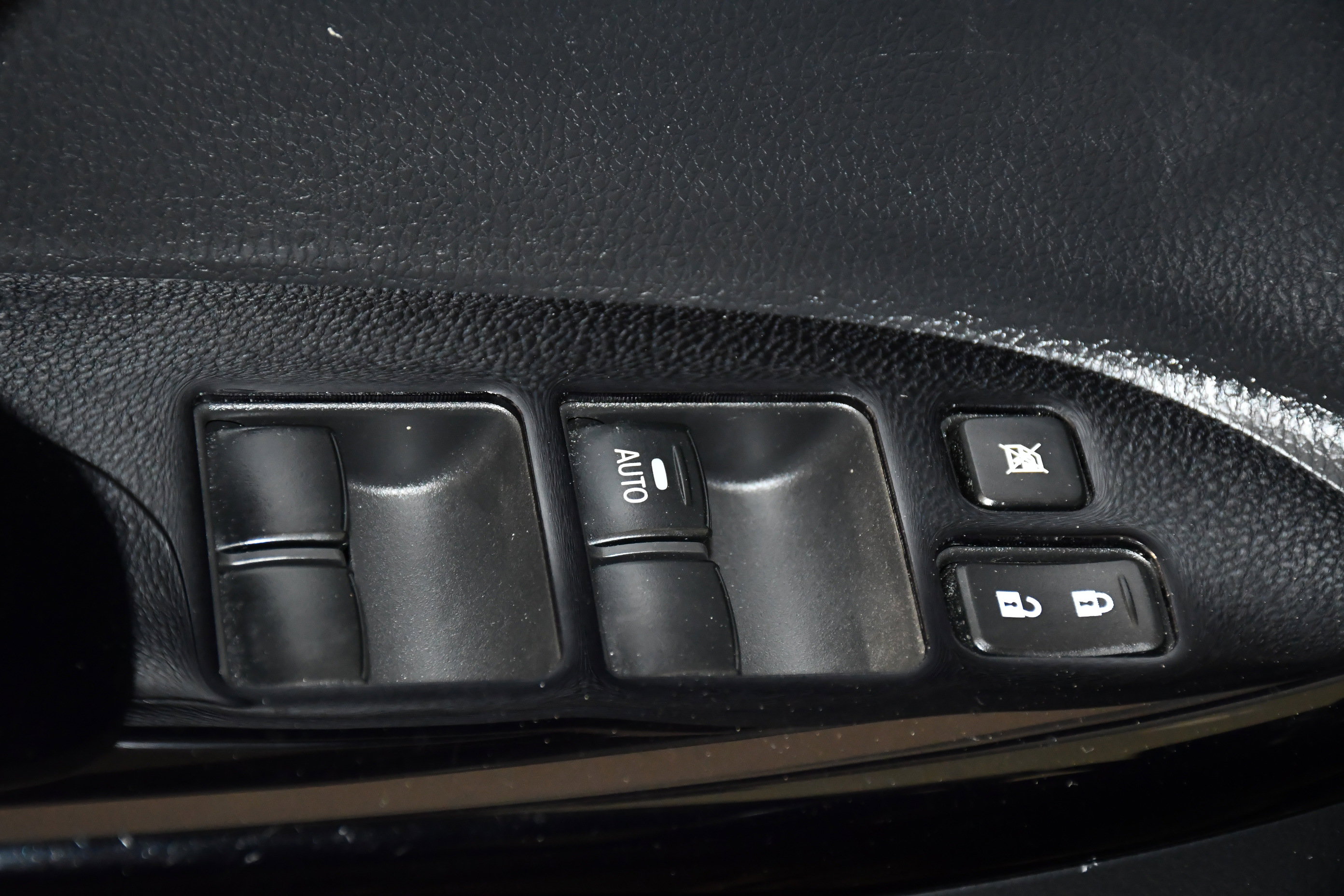 Used 2022 Mitsubishi Eclipse Cross LE image 32