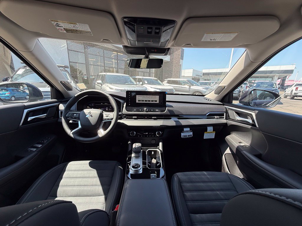 New 2026 Mitsubishi Outlander SE FWD image 16