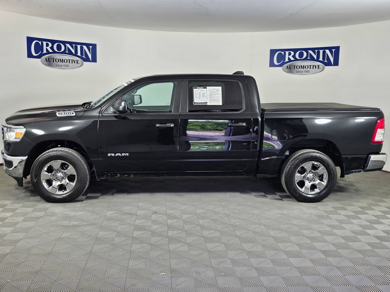 Used 2023 RAM 1500 Big Horn AWD/4WD image 30