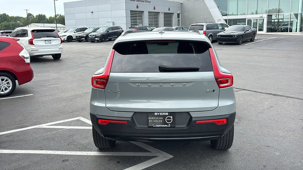 Certified 2025 Volvo XC40 B5 Plus w/ Climate Package AWD/4WD image 29