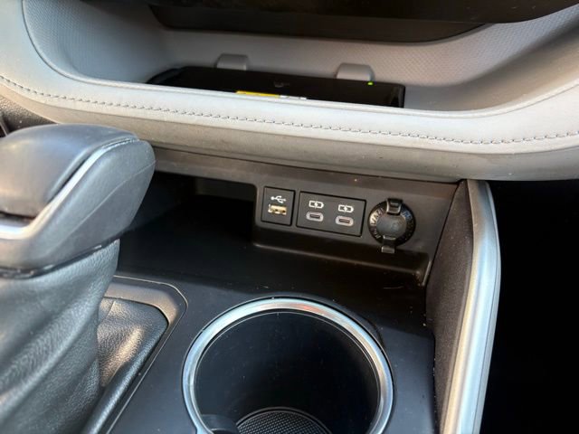 Used 2023 Toyota Highlander XLE image 17