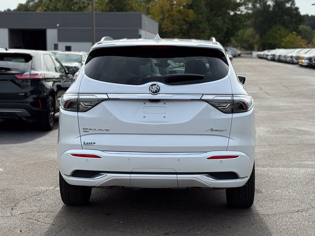 Used 2023 Buick Enclave Avenir w/ Avenir Technology Package AWD/4WD image 37