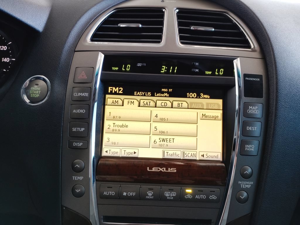 Used 2011 Lexus ES 350 w/ Preferred Accessory Package FWD image 31
