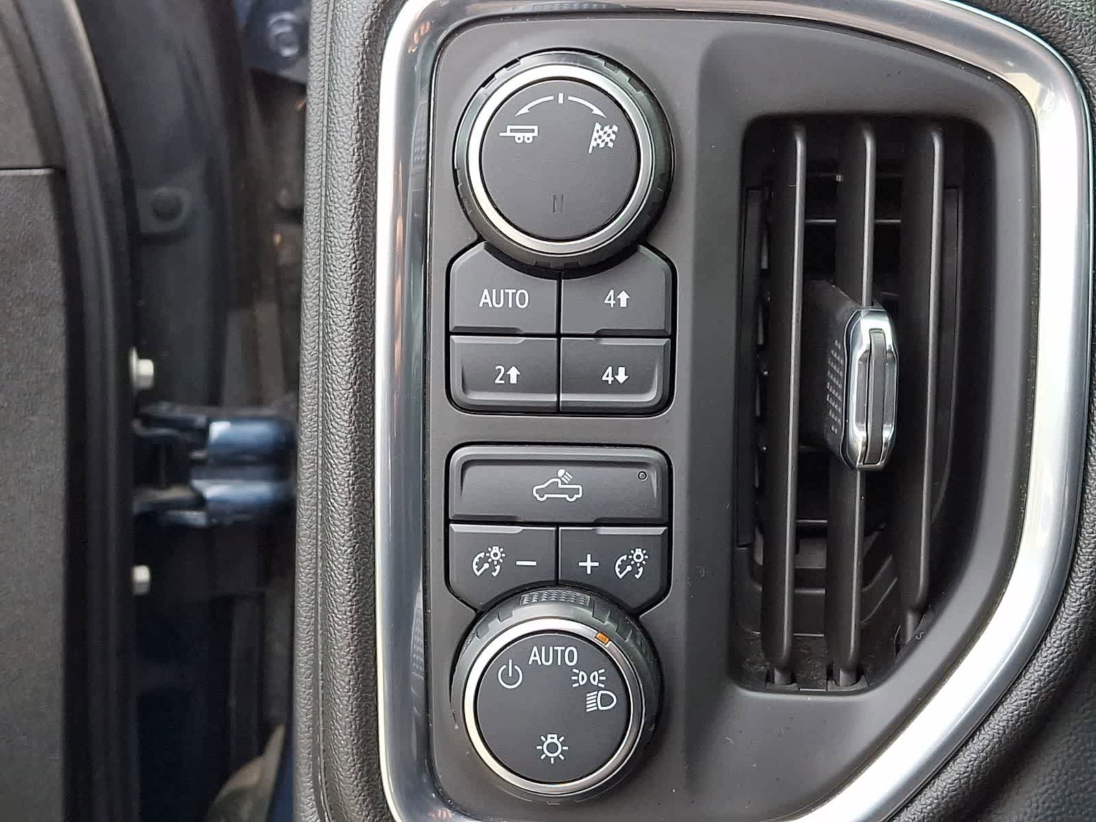 Used 2019 Chevrolet Silverado 1500 LT w/ All-Star Edition AWD/4WD image 28
