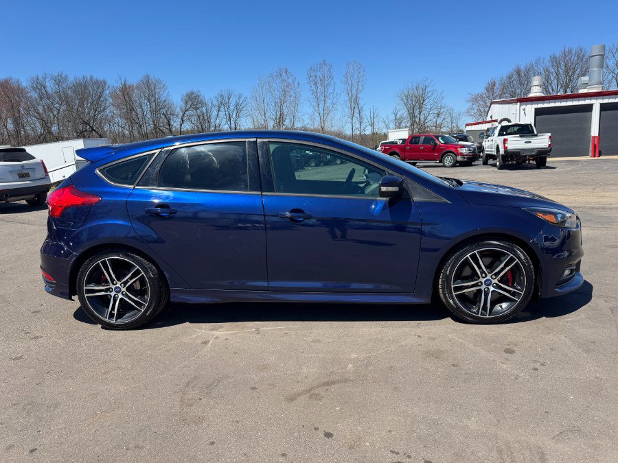 Used 2016 Ford Focus ST w/ Equipment Group 401A FWD image 6