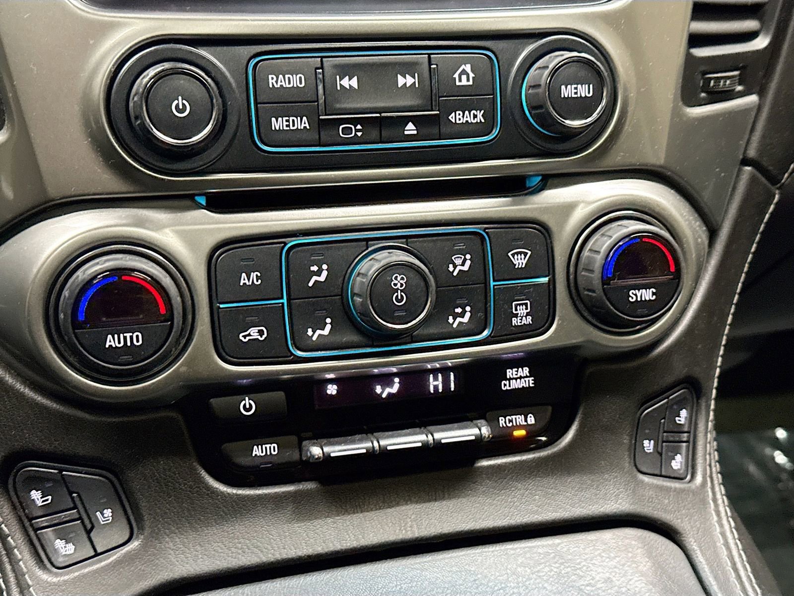 Used 2017 Chevrolet Suburban Premier image 19