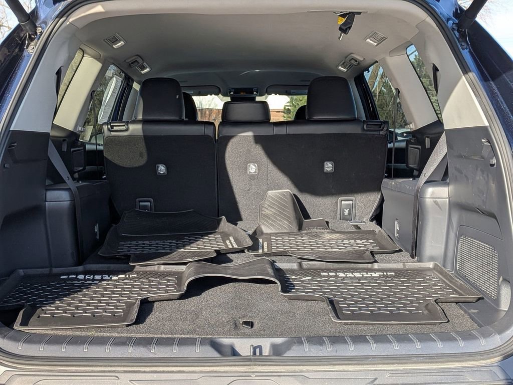 Used 2025 Toyota Grand Highlander AWD image 18