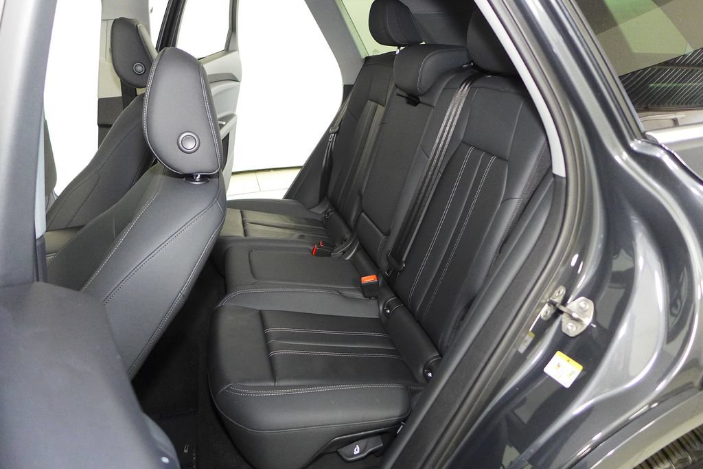 Used 2025 Audi Q5 Premium Plus w/ Premium Plus AWD/4WD image 21