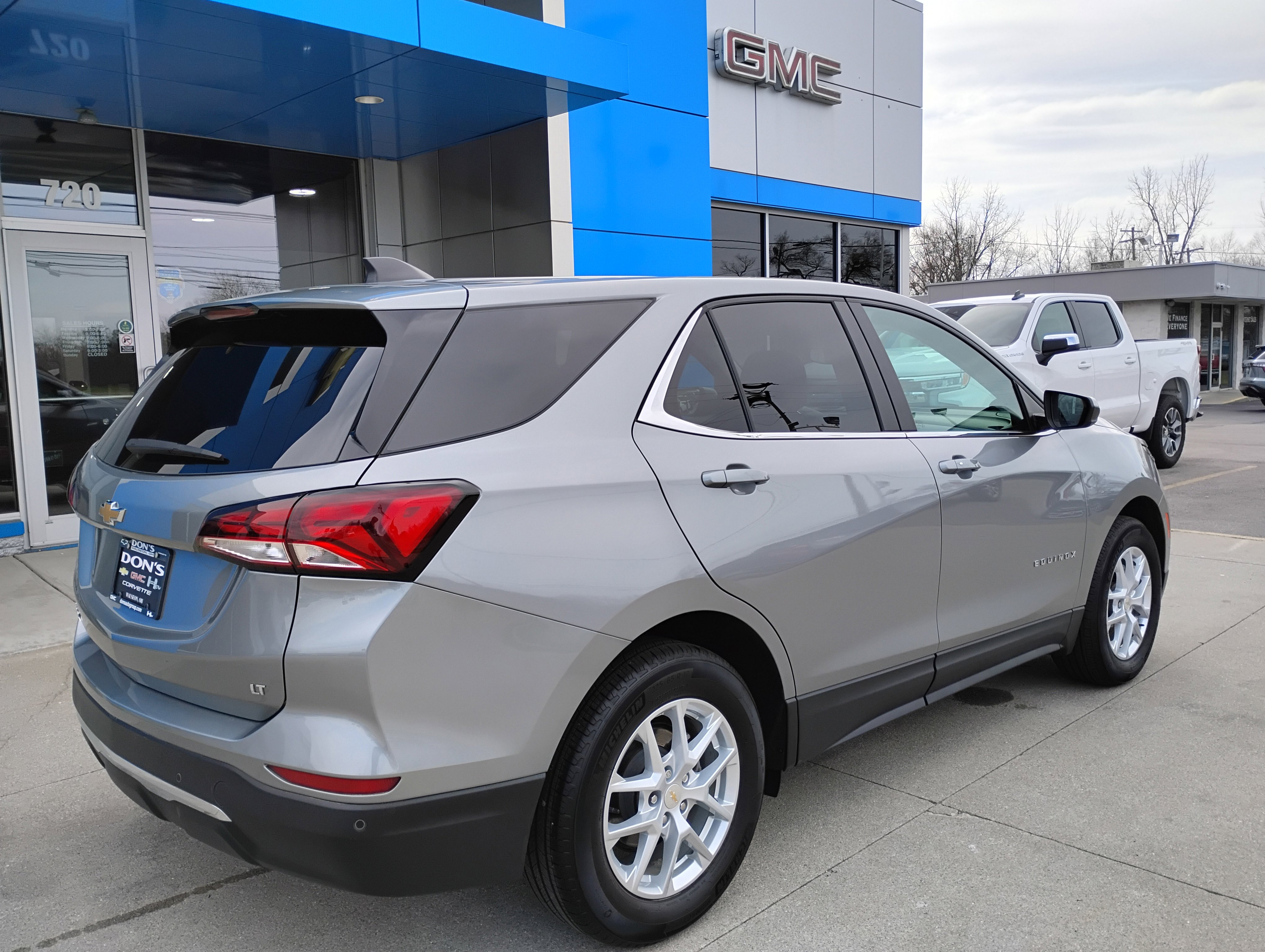 Used 2024 Chevrolet Equinox LT FWD image 36