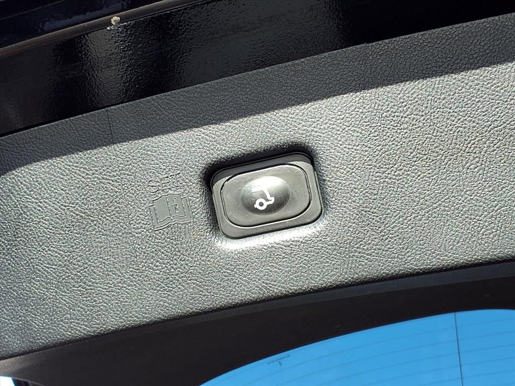 Used 2023 Lincoln Nautilus Reserve image 25